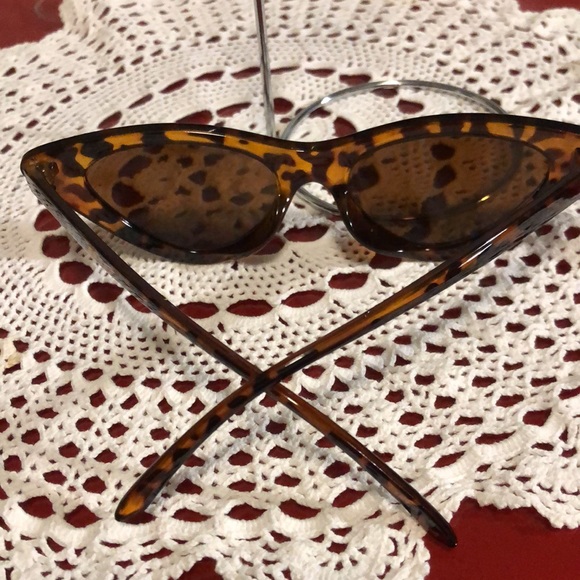Trendy cats eye glasses in animal print - Picture 3 of 5
